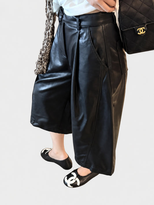 8.18 8311 New China Building - Comfortable Leather Pants
